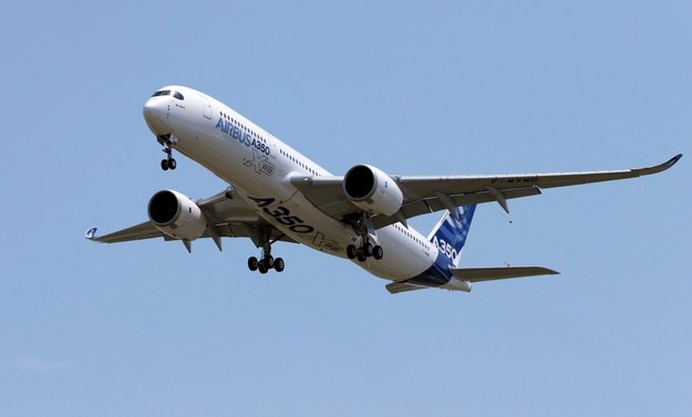 Airbus A350 /GUILLAUME HORCAJUELO  /PAP/EPA