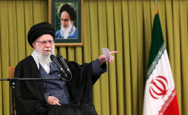 Ajatollah grozi USA. Media: Cieśnina Ormuz zostanie częściowo zamknięta