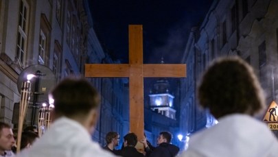 Akademicka Droga Krzyżowa przejdzie ulicami Krakowa. Będą utrudnienia 