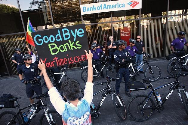 Akcja "Bank Transfer Day" z hukiem przetoczyła się przez największe amerykańskie banki /AFP