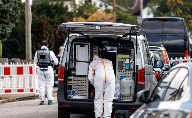 Akcja jak z filmu! Ponad 500 kanistrów chemikaliów pod Hamburgiem, w tle polski wątek