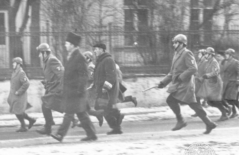 Akcja pacyfikacyjna ZOMO i ORMO na Uniwersytecie Warszawskim 8.03.1968 r. /IPN /Agencja FORUM