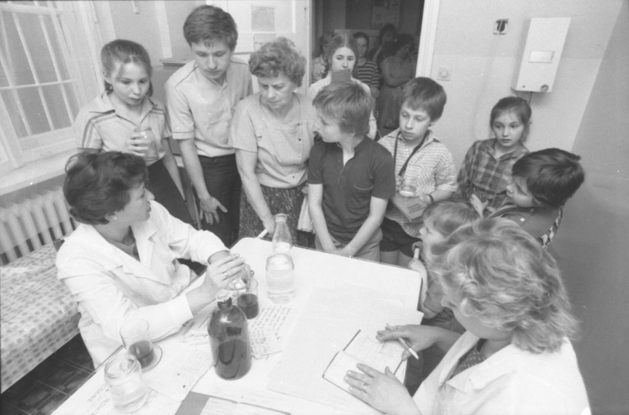 Akcja podawania płynu lugola /Krzysztof Sitek /PAP