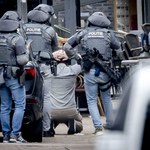 Akcja policji w Holandii. Uzbrojony napastnik wziął zakładników