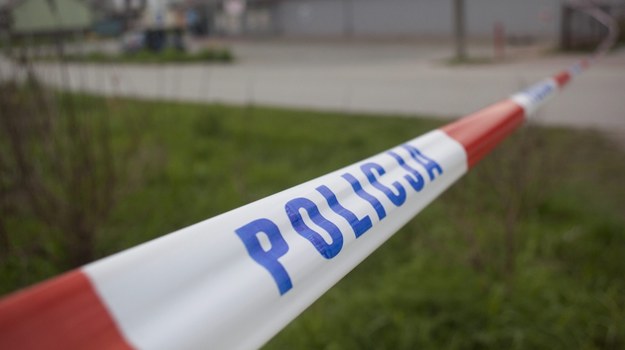 Tragedia w Suchedniowie: Zabił nożem swoją babcię, rzucił się na policjantów