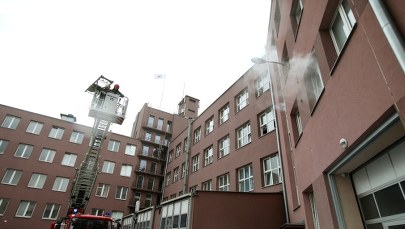 Akcja policji w Szkole Głównej Służby Pożarniczej. Znaleziono podejrzane substancje