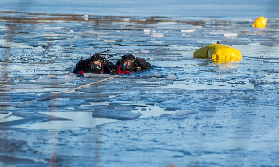 Akcja poszukiwawcza na jeziorze Dłużec w Baniach /Jerzy Muszyński /PAP