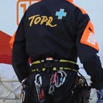 Akcja ratownicza na Rysach. TOPR sprowadza dwóch turystów