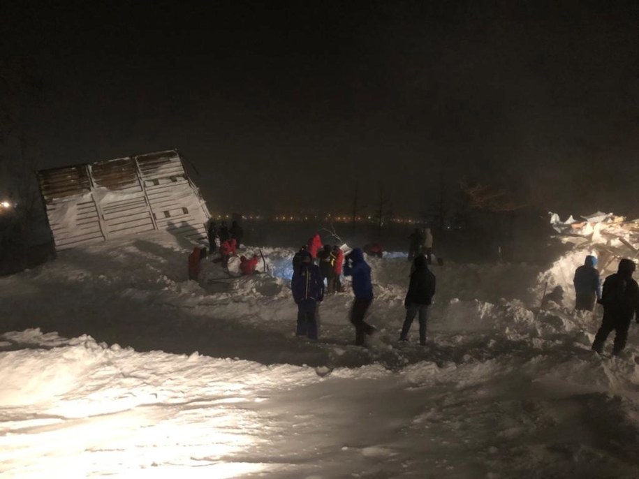 Akcja ratownicza trwała kilkanaście godzin /EMERCOM OF RUSSIA PRESS SERVICE /PAP/EPA