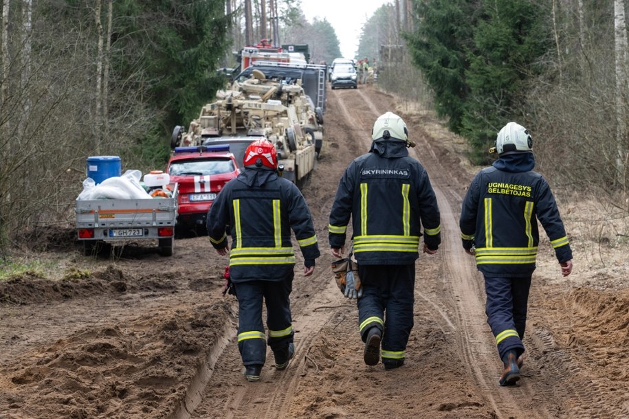 Akcja ratowniczo-poszukiwawcza amerykańskich żołnierzy na poligonie wojskowym im. generała Silvestrasa Zukauskasa w Podbrodziu /Valdemar Doveiko /PAP