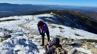Akcja ratunkowa na Babiej Górze. Turysta poślizgnął się na oblodzonym szlaku