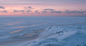 Akcja ratunkowa na Bałtyku. Wędrowali przez zamarzniętą zatokę 