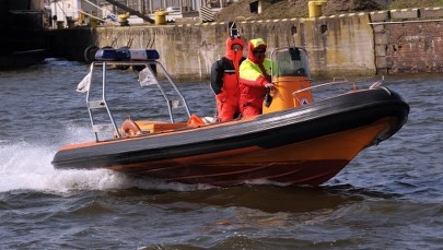 Akcja ratunkowa na Zalewie Szczecińskim. Poszukiwano 80-letniego sternika