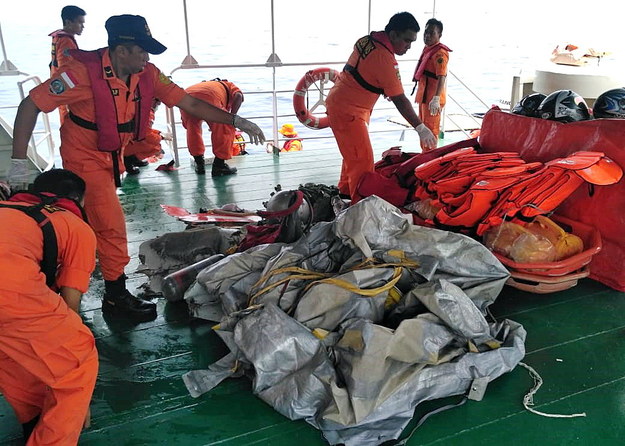 Akcja ratunkowa po katastrofie samolotu linii Lion Air /BASARNAS HANDOUT /PAP/EPA