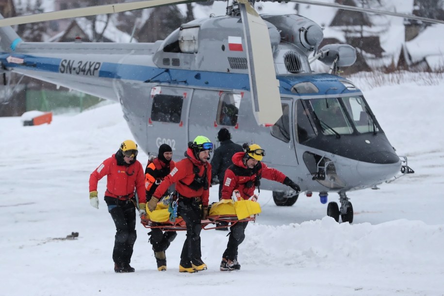 Akcja ratunkowa po zejściu lawiny na Kasprowym Wierchu w Zakopanem / 	Grzegorz Momot    /PAP