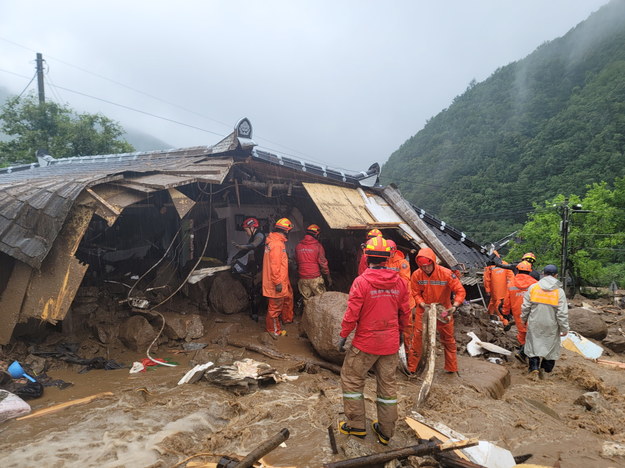 Akcja ratunkowa w Korei Południowej /National Fire Agency of South Korea /PAP/EPA