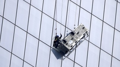 Akcja ratunkowa w Nowym Jorku. Częściowo zerwała się winda