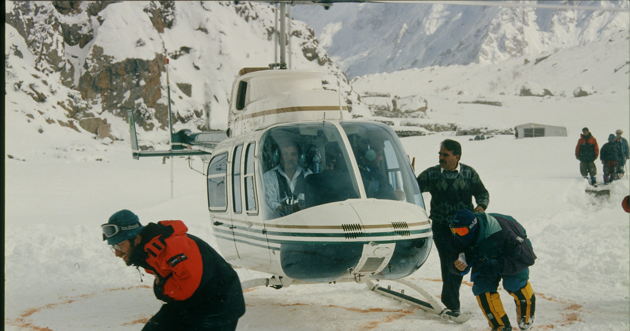 Akcja ratunkowa.   Zimowa wyprawa na  Nanga Parbat 1997-98 /materiały prasowe