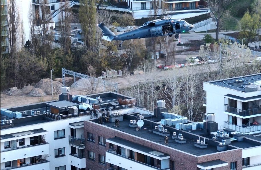 Akcja sił kontrterrorystycznych w Warszawie /X / Marcin Kierwiński /