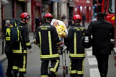 Akcja służb na miejscu wybuchu w Paryżu