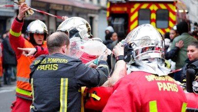 Akcja służb na miejscu wybuchu w Paryżu