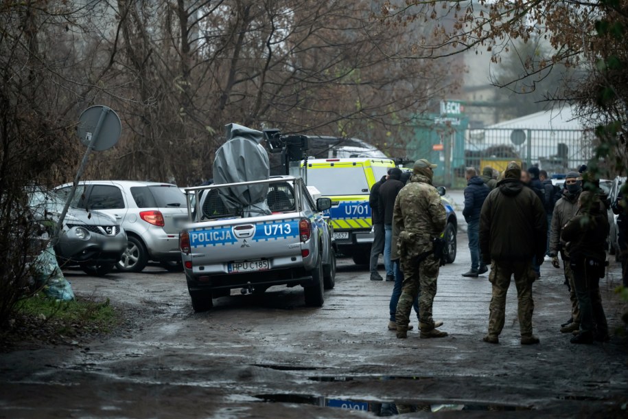 Akcja służb na torach kolejowych przy ul. Suchej w Poznaniu /	Jakub Kaczmarczyk   /PAP