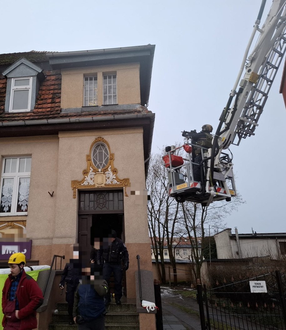 Akcja służb w Lęborku trwała kilka godzin /Policja Pomorska /Policja