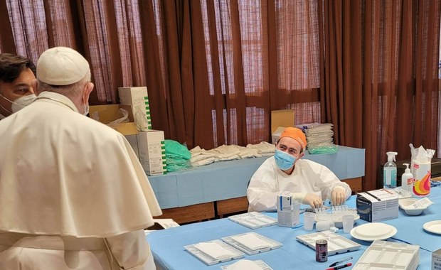 Akcja szczepień w Watykanie. Skorzystali ubodzy, bezdomni i uchodźcy