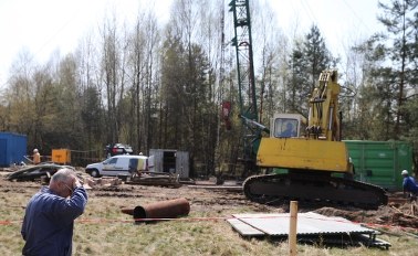 Akcja w kopalni. Kombajn przesuwa się w kierunki poszukiwanych