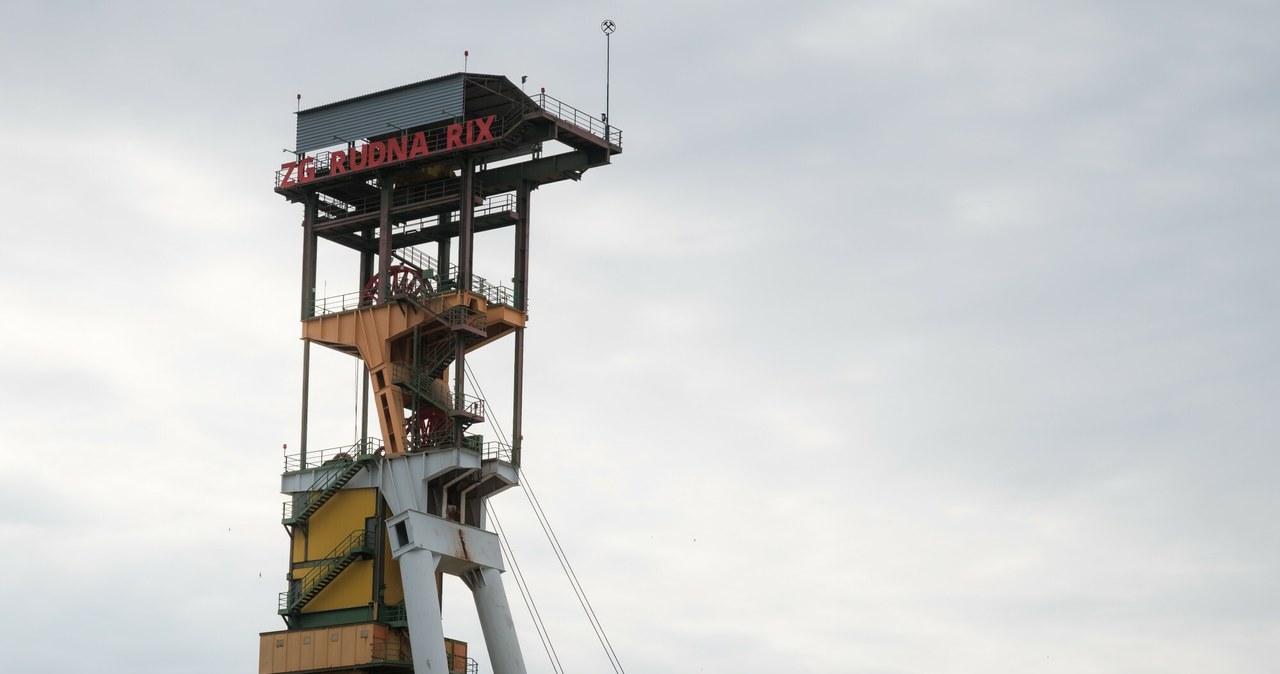 Akcje KGHM zyskują na giełdzie. Na zdjęciu szyb w Zakładach Górniczych "Rudna" należących do KGHM /Piotr Dziurman /Reporter