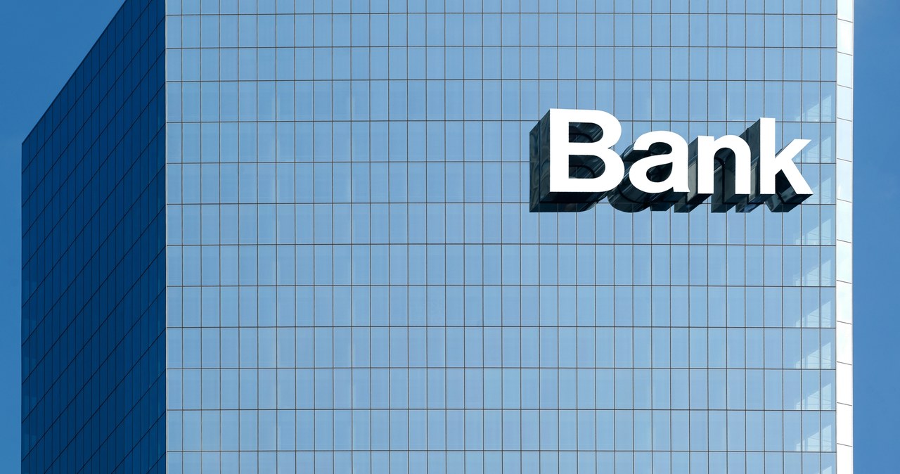 Akcje PacWest Bank straciły w czwartek o połowę na wartości. Zdjęcie ilustracyjne /123RF/PICSEL