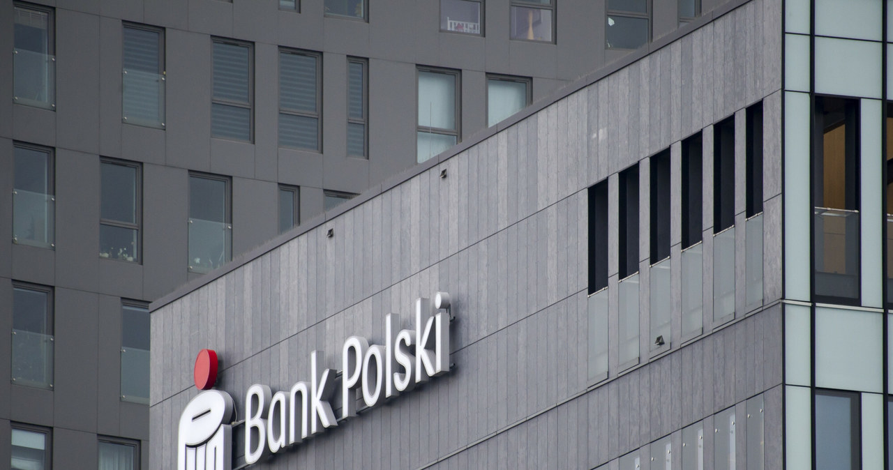 Akcje PKO BP traciły po rezygnacji prezesa Zbigniewa Jagiełły /Wojciech Stróżyk /Reporter