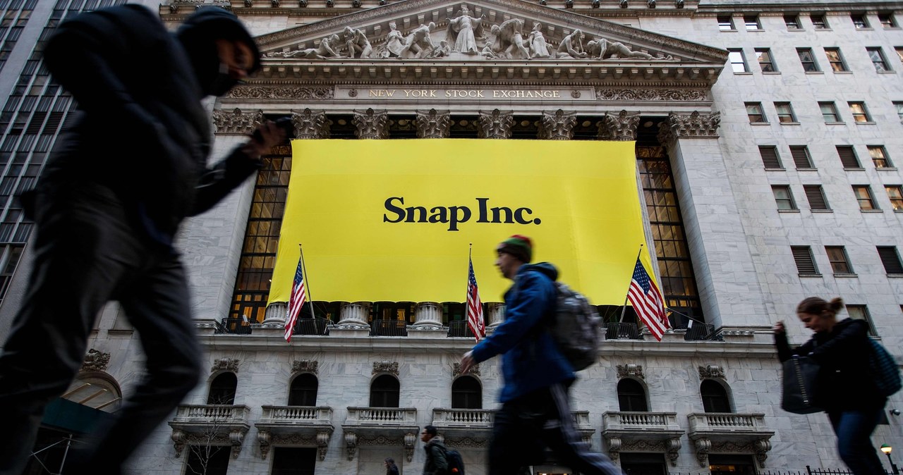 Akcje właściciela Snapchata tracą aż 40 proc. /AFP