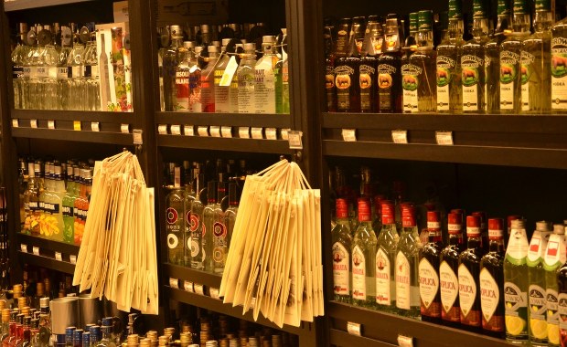 Akcyza na papierosy i alkohol mocno w górę: Rząd wysłał projekt do Sejmu