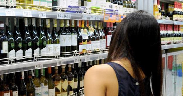Akcyza na wyroby alkoholowe od nowego roku znowu wzrośnie /AFP