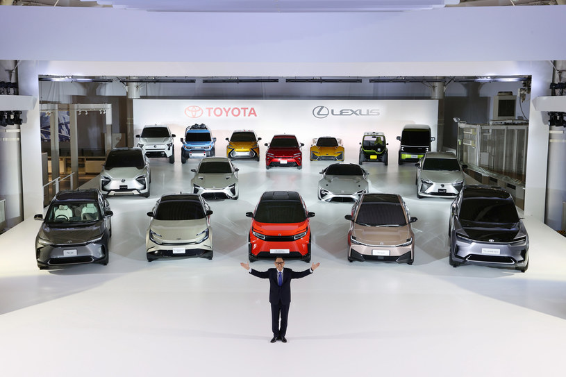Akido Toyota poinformował, że do 2030 roku Toyota zaprezentuje 30 modeli elektrycznych /Informacja prasowa