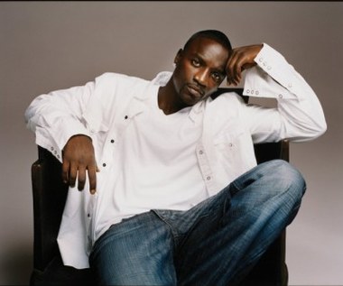 Akon ma trzy żony!
