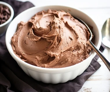 Aksamitny i puszysty krem czekoladowy. Każdy marzy o takim deserze