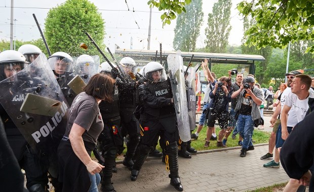 Akt oskarżenia i wnioski o warunkowe umorzenie ws. trójmiejskiego marszu równości