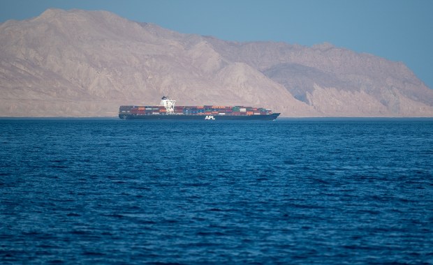 "Akt piractwa". Iran odpowiada na działania USA ws. cieśniny Ormuz