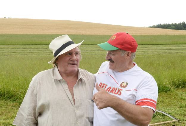 Aktor Gerard Depardieu (L) i Aleksandr Łukaszenka, prezydent Białorusi /EPA