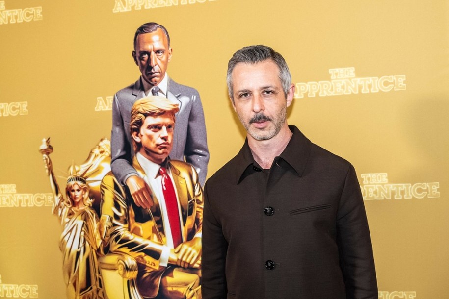 Aktor Jeremy Strong wcielający się w Roya Cohna na premierze filmu "Wybraniec" /EMIL NICOLAI HELMS/AFP/East News /East News