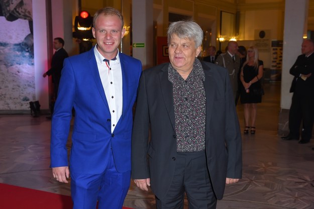 Aktor Kazimierz Mazur junior (L) z ojcem Kazimierzem Mazurem (P) (zdj. z 2015 r.) /Stach Leszczyński /PAP