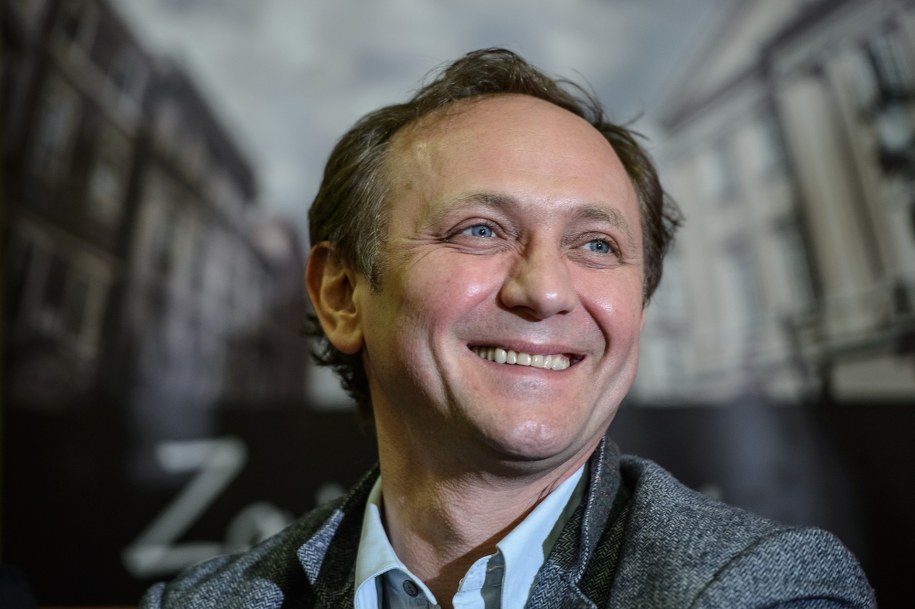Aktor, odtwórca głównej roli Andrzej Chyra w trakcie konferencji prasowej z okazji rozpoczęcia realizacji zdjęć do filmu "Carte Blanche" /Wojciech Pacewicz /PAP