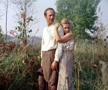 Aktora oglądaliśmy także w "Dolinie Issy" (1982) Tadeusza Konwickiego. W ekranizacji powieści Czesława Miłosza Kamas wcielił się w postać sąsiada Surkontów - Romualda Bukowskiego. 