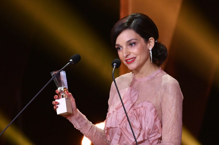 Aktorka Maria Dębska odebrała nagrodę za główną rolę kobiecą w filmie "Bo we mnie jest seks" / 	Adam Warżawa    /PAP