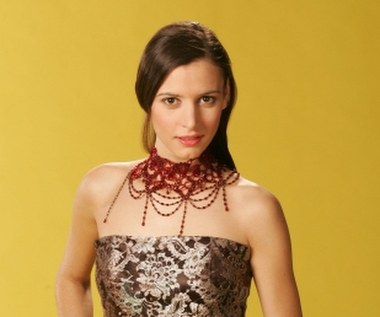 Aktorka Patrycja Soliman świętuje w sobotę, 3 grudnia, 35. urodziny.

Urodzona w Kairze, Akademię Teatralną w Warszawie ukończyła w 2006 roku. Jeszcze jako studentka zadebiutowała na kinowym ekranie w "Dniu świra" (2002) Marka Koterskiego (jako dziewczyna reklamująca "Szkorbudent Total").

Soliman mogliśmy także oglądać w roli przyjaciółki Karola Wojtyły w filmie "Karol, człowiek, który został papieżem" (2004) oraz w serialu "Pensjonat Pod Różą" (2004-06), w którym wcieliła się w postać córki bohaterki Agaty Kuleszy.