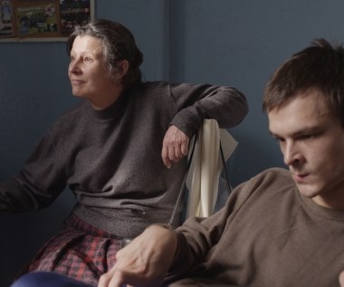 Aktorką została na przekór wadzie wymowy. - Byłam bardzo zdeterminowana i nie wyobrażałam sobie stanąć w innym miejscu w życiu. Dowodem jest moja wada wymowy. Nie mówiłam "r" i w poradni okazało się, że te moje wielkie marzenia w jednej chwili legły w gruzach... Wzięłam się do roboty i po roku katorżniczej pracy wywołałam, wyuczyłam to nieszczęsne "r"- Kolak wspomina w rozmowie z PAP.

Być może doświadczenie to pomogło jej przekonująco wcielić się w matkę cierpiącego na porażenie mózgowe i mającego kłopoty z komunikacją głównego bohatera w filmie Macieja Pieprzycy "Chce się żyć" (2013).