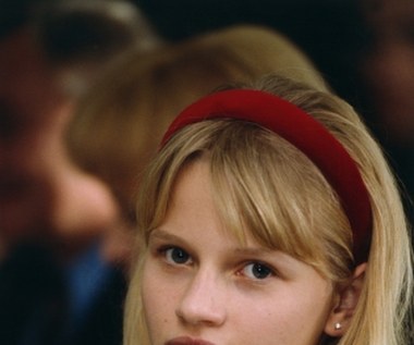 - Aktorką zostałam przez przypadek - śmieje się Natalia Rybicka..

- Pewnego dnia tata przez pomyłkę - zamiast na casting do grupy tanecznej - zapisał mnie na przesłuchanie do musicalu "Piotruś Pan" w reżyserii Janusza Józefowicza. Okazało się, że poza tańczeniem potrafię też powiedzieć wierszyk i zaśpiewać. Dostałam wtedy rolę Tygrysicy Lilii - wspomina aktorka.

Już po pierwszych przedstawieniach "Piotrusia Pana" w Teatrze Buffo okazało się, że 14-letnia wtedy Natalia ma ogromny talent aktorski. Nie musiała długo czekać, by upomnieli się o nią twórcy seriali - najpierw dostała rolę w "Więzach krwi", potem dołączyła do obsady "Samego życia" i "Plebanii" oraz zagrała w "M jak miłość", "Na dobre i na złe" i "Kryminalnych".
 