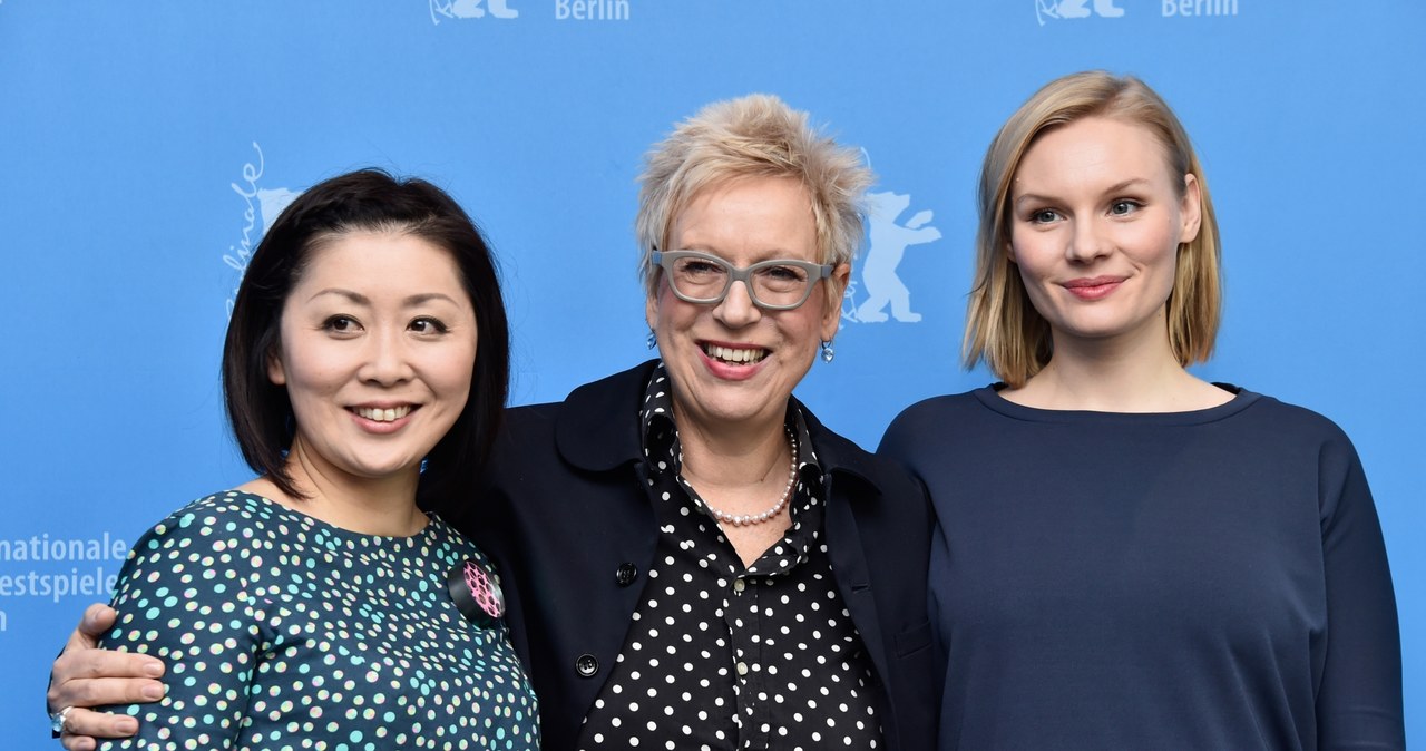 Aktorki Nami Kamata (L) i Rosalie Thomass (P) z reżyserką Doris Dörrie (C) /Pascal Le Segretain /Getty Images